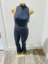 Load image into Gallery viewer, BUTTER CROPPED HALF ZIP TOP
