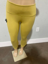 Load image into Gallery viewer, Butter Soft Capri Leggings
