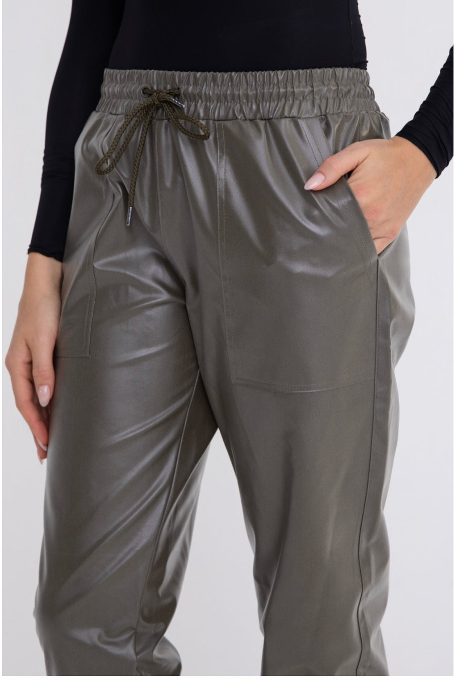 Olive high-waisted joggers for women - stylish and comfortable activewear for workouts and casual wear.